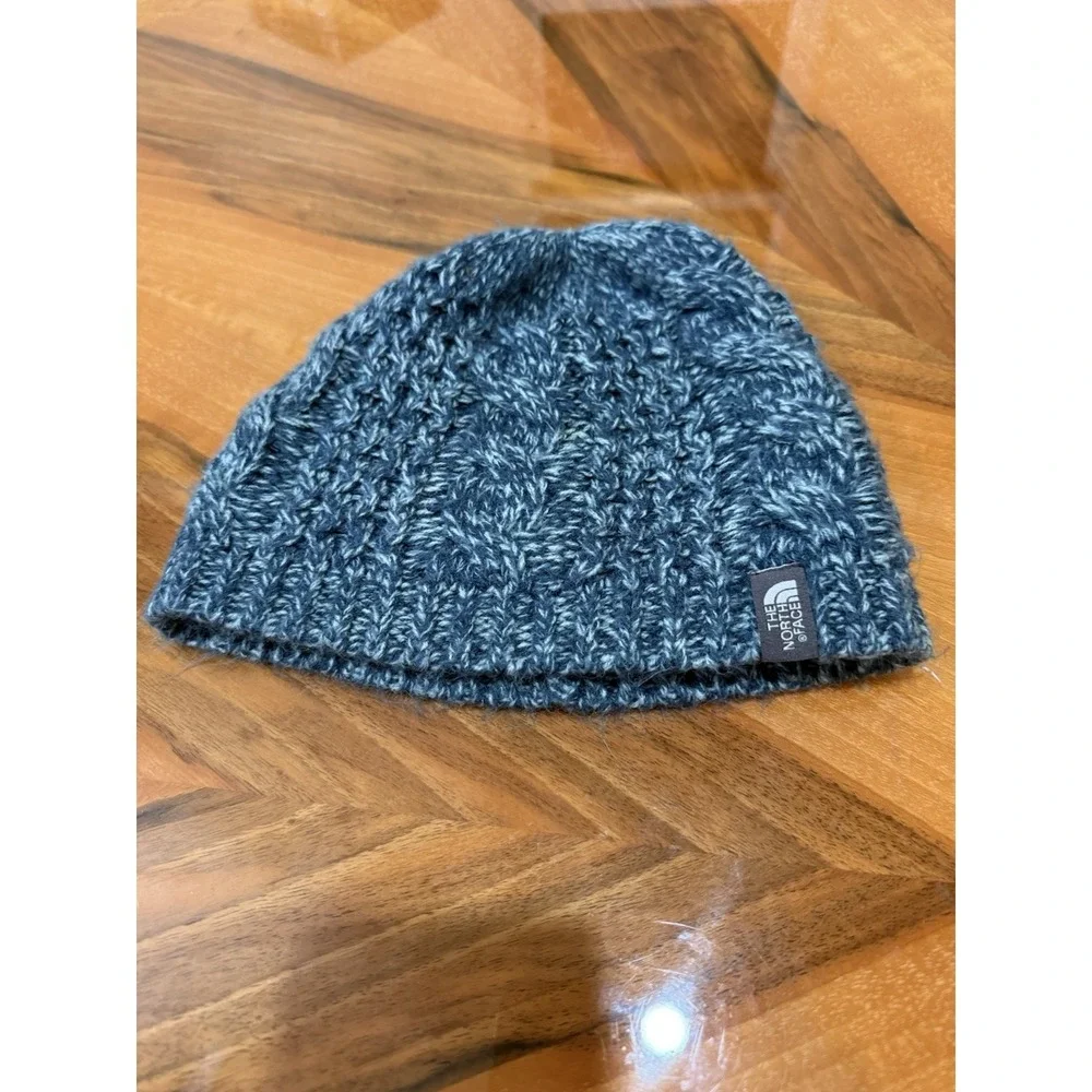 The North Face Cable Knit Beanie Color Blue * Pre Owned‎